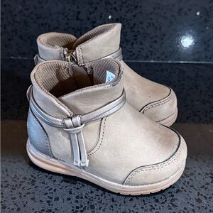Stride Rite 360 Brown Boots Baby Girl Size 4